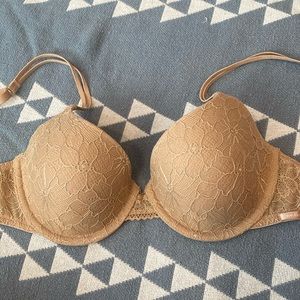 Nude 34 C Calvin Klein bra